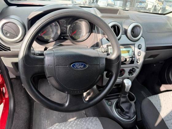 FORD FIESTA 1.6 ROCAM 8V FLEX 4P MANUAL FORD FIESTA 1.6 ROCAM 8V FLEX 4P MANUAL